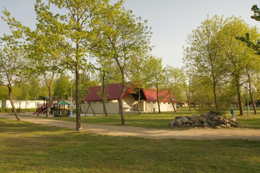 Holiday Resort & Camping Intercamp'84 Łeba Extérieur photo