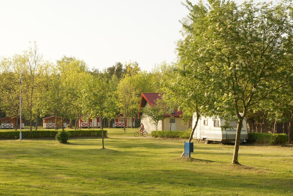 Holiday Resort & Camping Intercamp'84 Łeba Extérieur photo